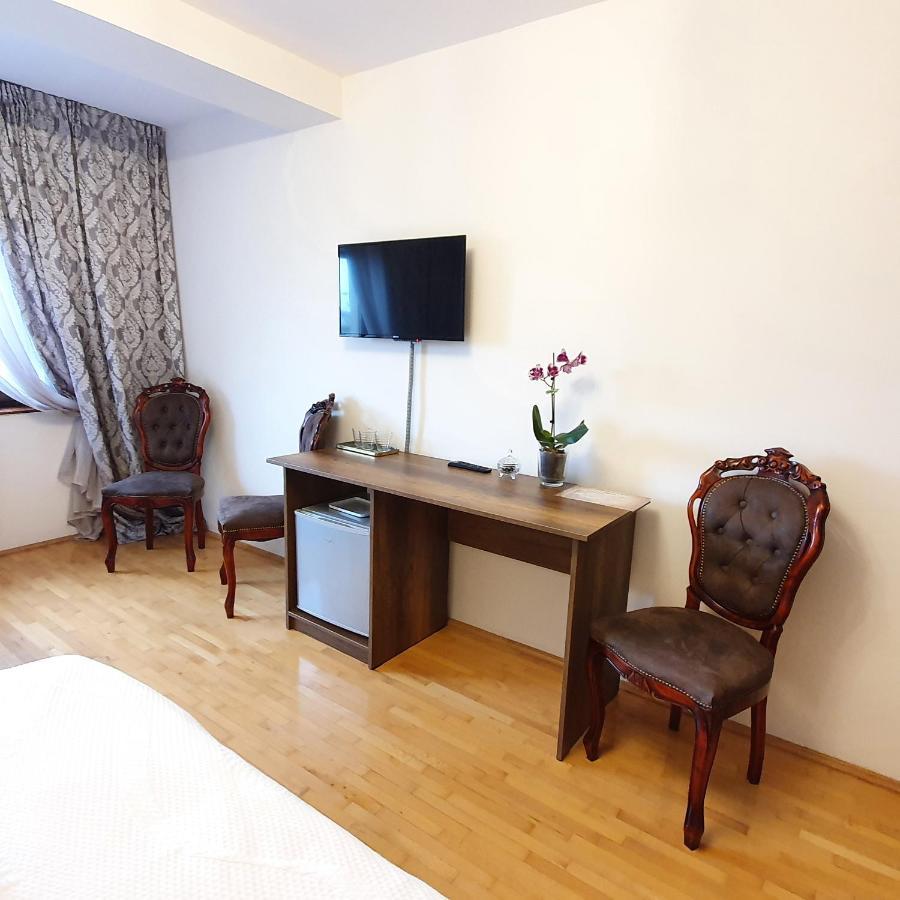 Vila De La Lugas Орадеа Екстериор снимка