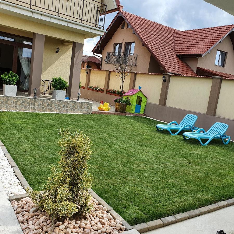 Vila De La Lugas Орадеа Екстериор снимка