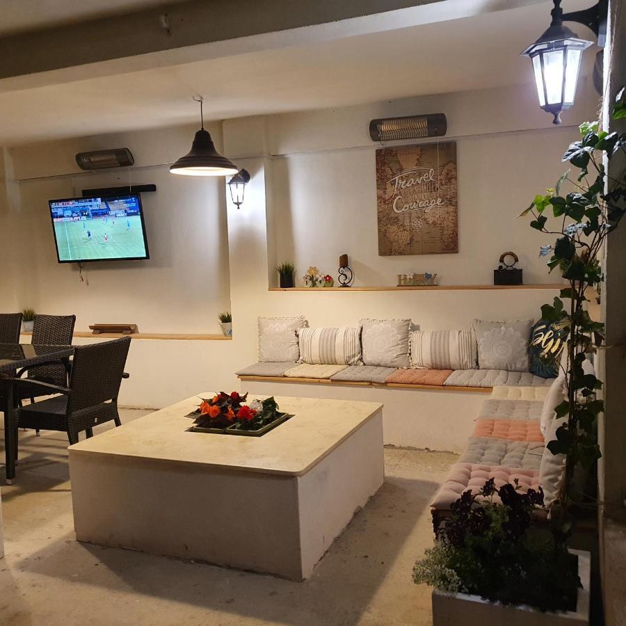 Vila De La Lugas Орадеа Екстериор снимка
