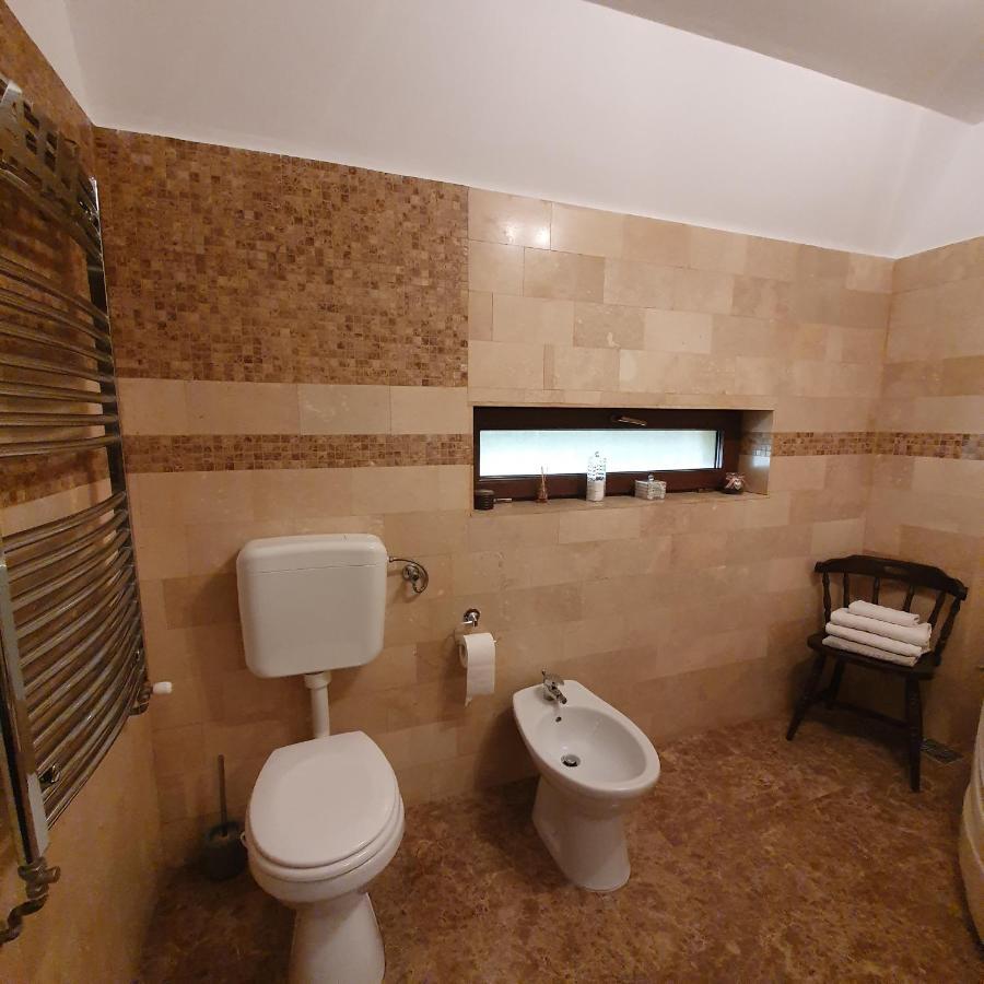 Vila De La Lugas Орадеа Екстериор снимка