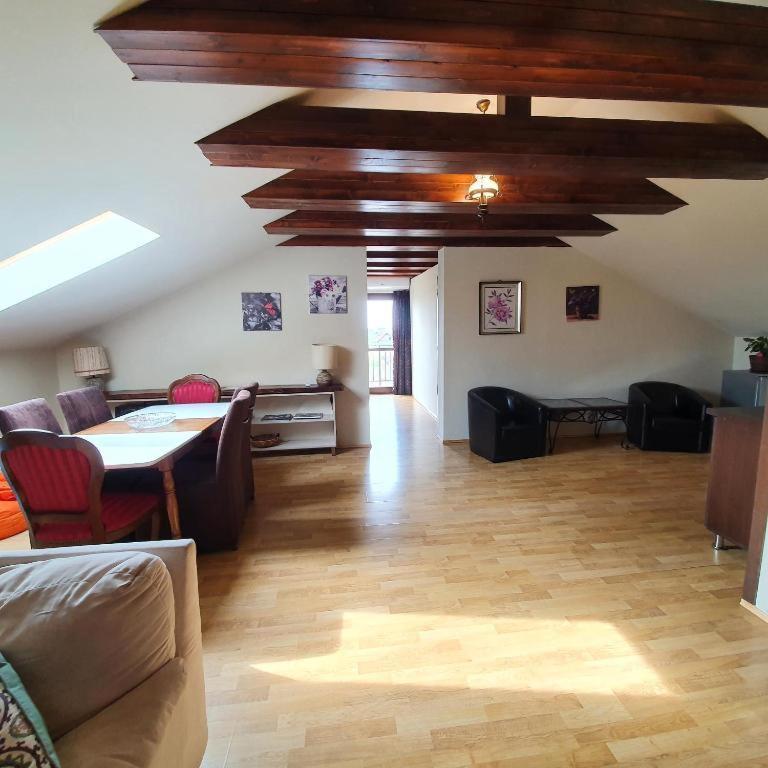 Vila De La Lugas Орадеа Екстериор снимка