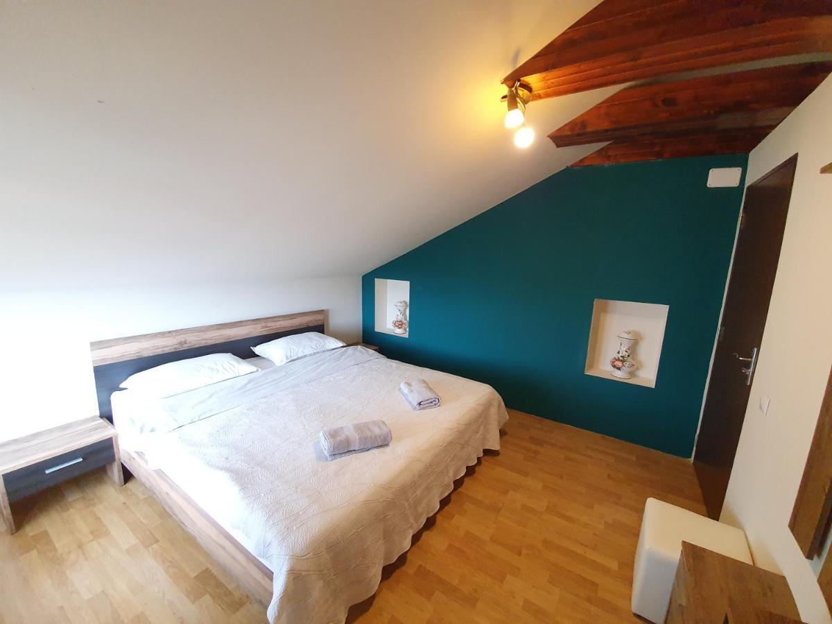 Vila De La Lugas Орадеа Екстериор снимка